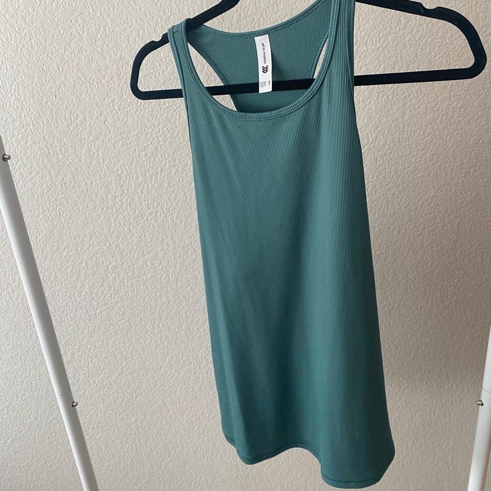 Workout tank - Picture 2 of 4